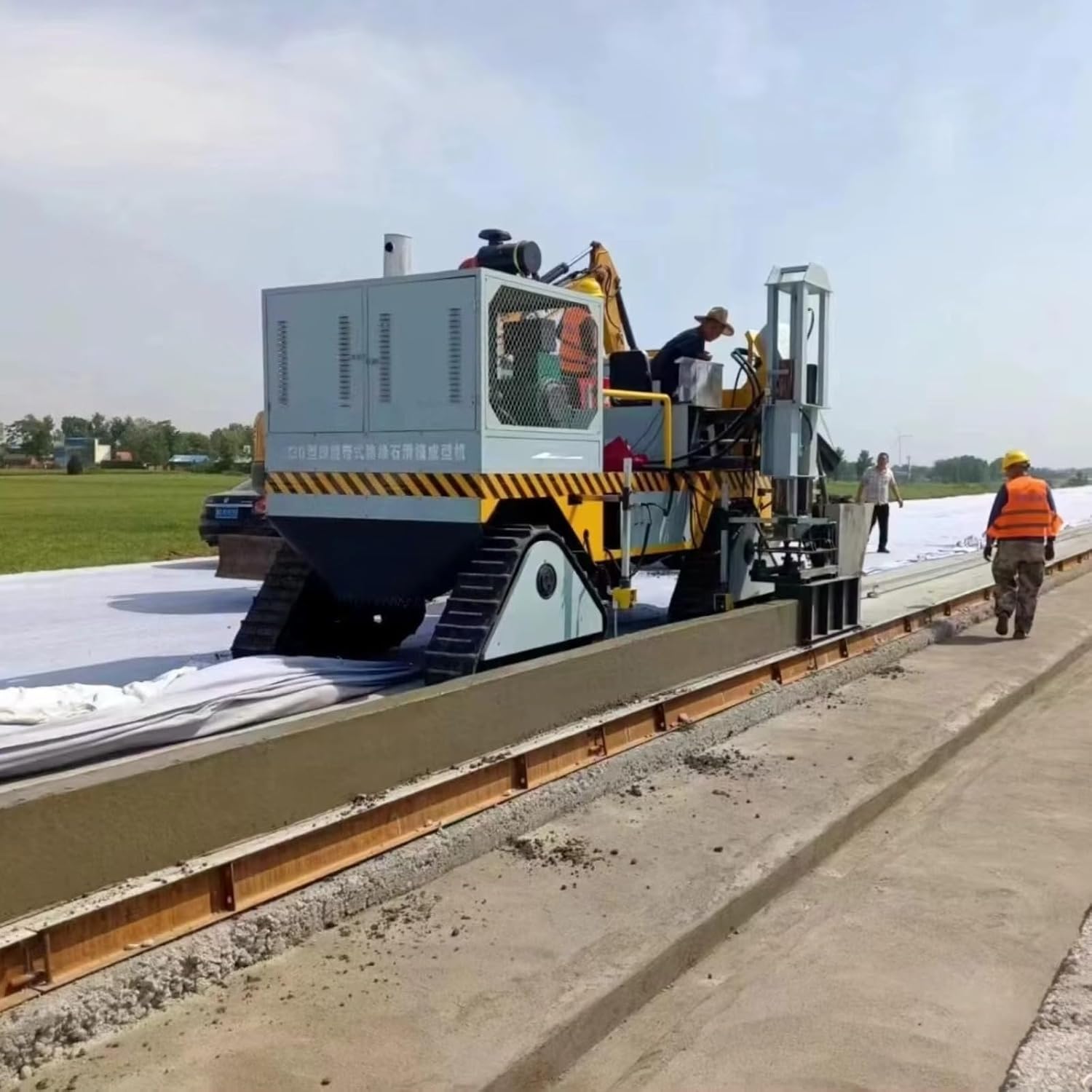 concrete curb machine,slipform paver for curbs,jersey barrier machine,concrete curb machine pros cons,where to buy concrete curb machine,best slipform paving equipment - detailed features and technical specifications